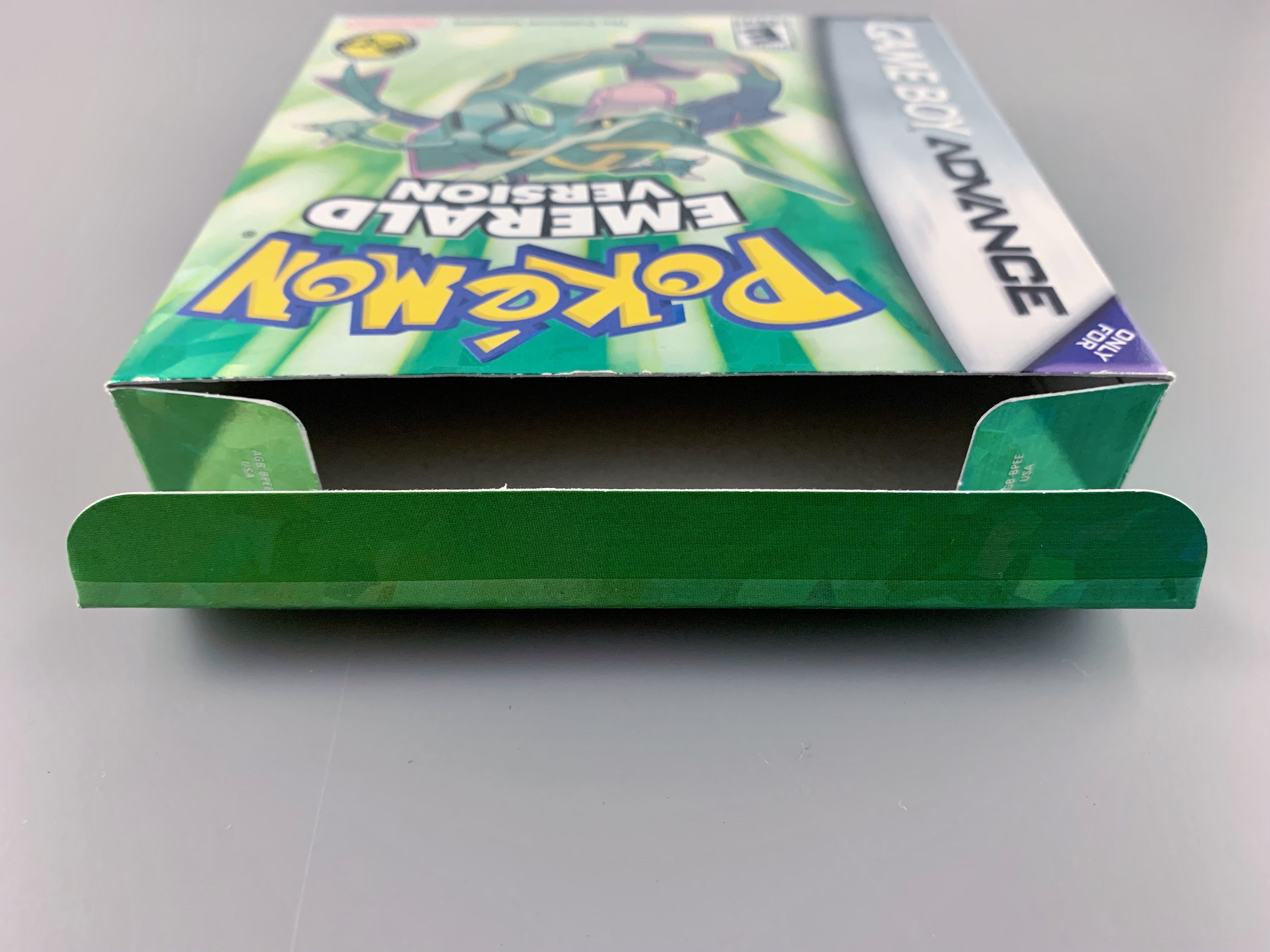 Nintendo Game Boy Advance Pokemon Emerald - 1904 Comics Nintendo Game Boy Advance Pokemon Emerald - 1904 Comics